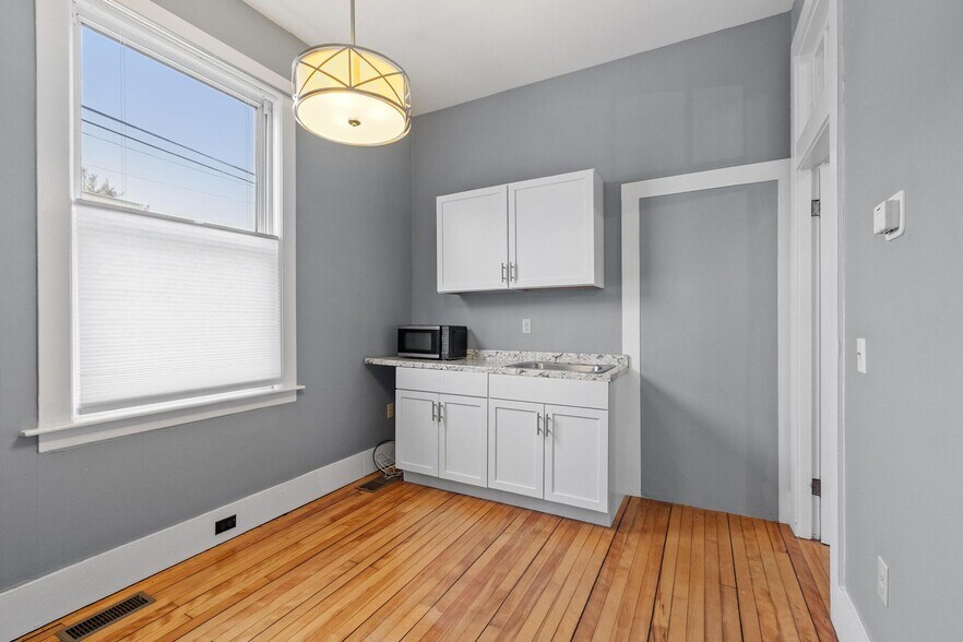 More Photos Of 1 Foster St, Pepperell Apartments For Sale