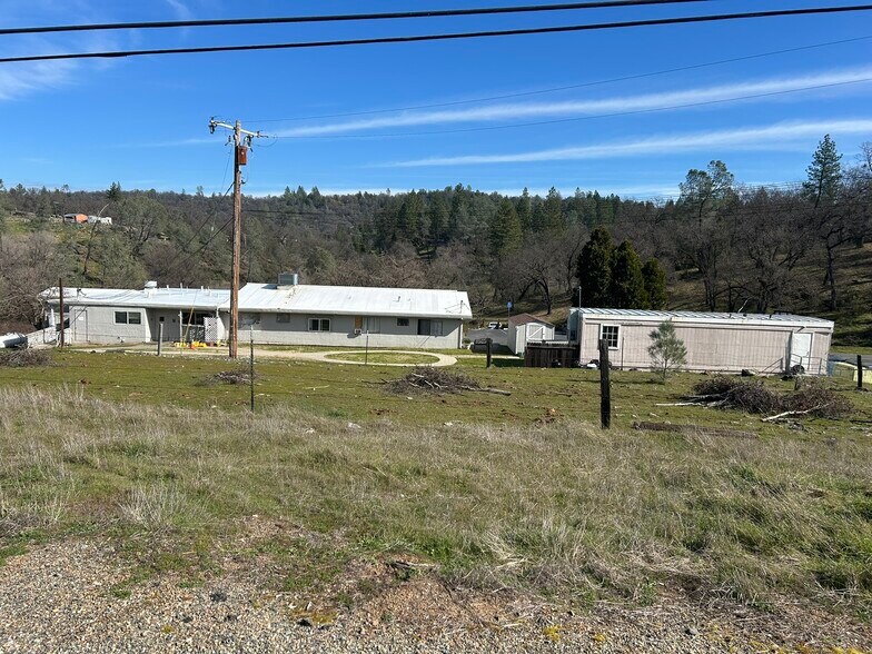 More Photos Of 5607 Mount Murphy Rd, Garden Valley Specialty For Lease