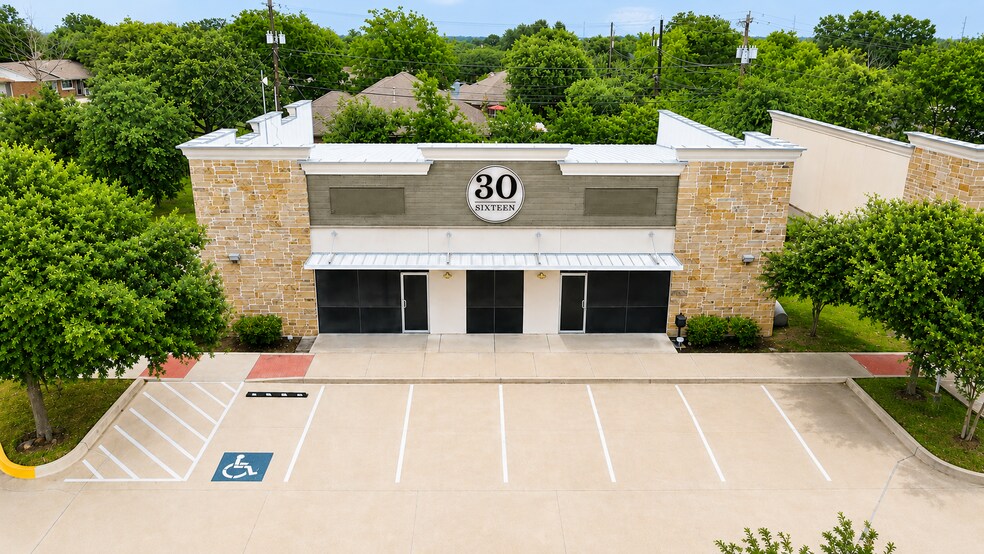 More Photos Of 3016 E Villa Maria Rd, Bryan Freestanding For Sale