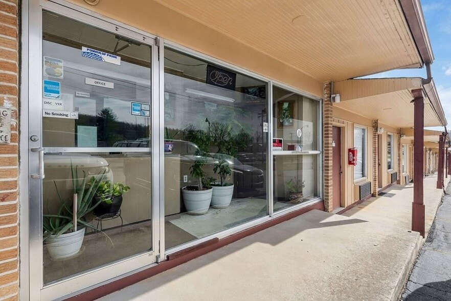 More Photos Of 1646 E Spring St, Cookeville Hotel For Sale