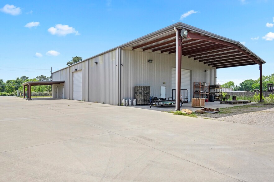 Primary Photo Of 8904 Taub Rd, Houston Manufacturing For Lease