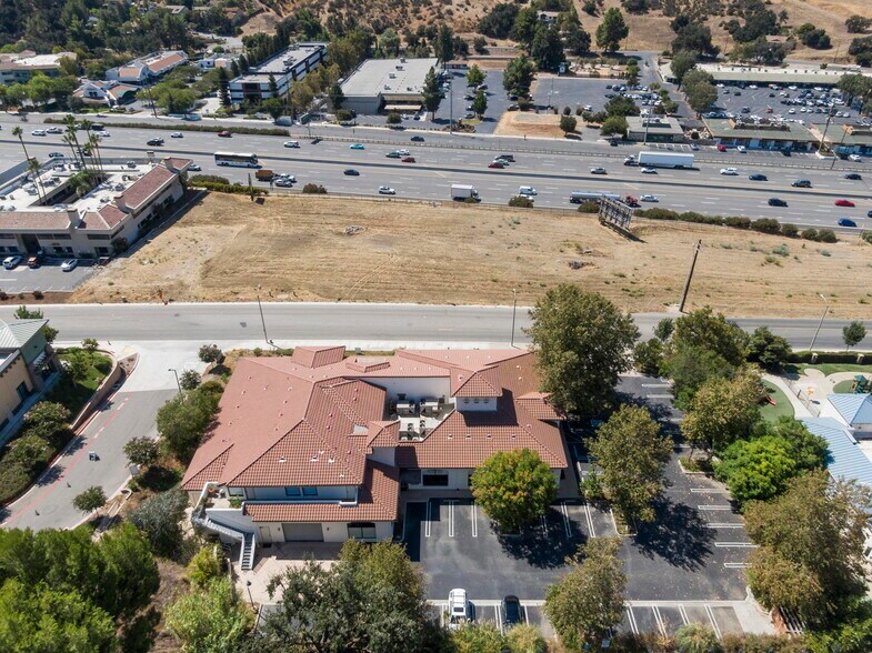 More Photos Of 28811 Canwood St, Agoura Hills Storefront Retail Office For Lease