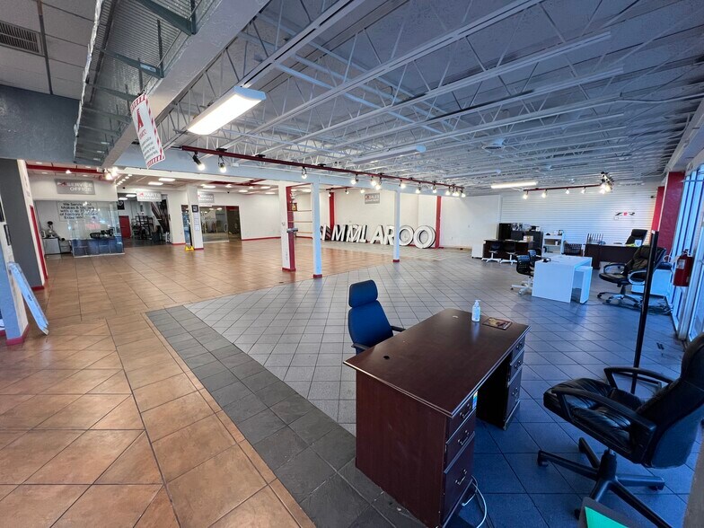 More Photos Of 7000 Park Blvd, Pinellas Park Freestanding For Lease