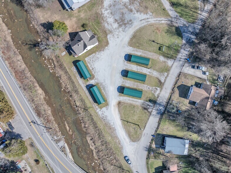 More Photos Of 349 Willow Ln, Rocky Top Specialty For Sale