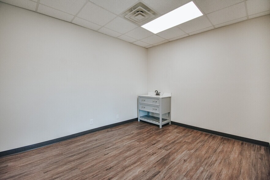 More Photos Of 4104 Houston Hwy, Victoria General Retail For Sale