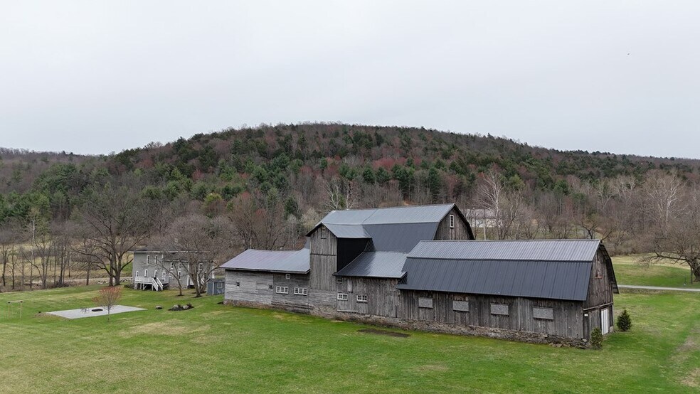 More Photos Of 211 Hanks Rd, Troy Hospitality For Sale