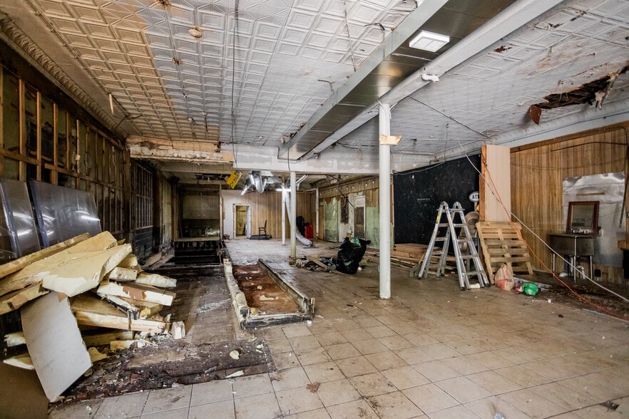 More Photos Of 6310 Charlevoix St, Detroit Storefront Retail Office For Sale