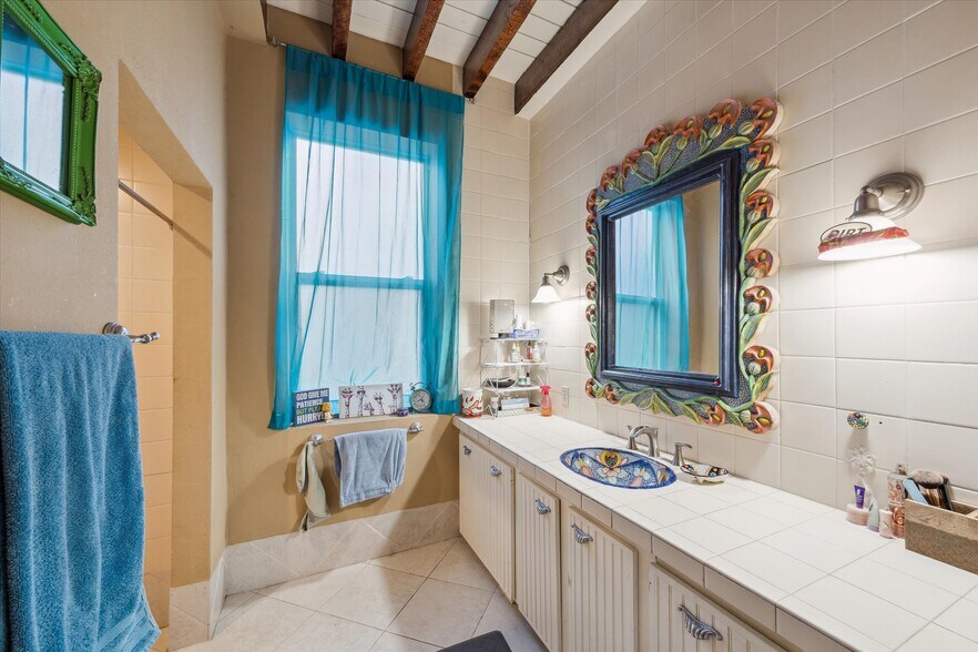 More Photos Of 614 Pine Gully Rd, Seabrook Apartments For Sale