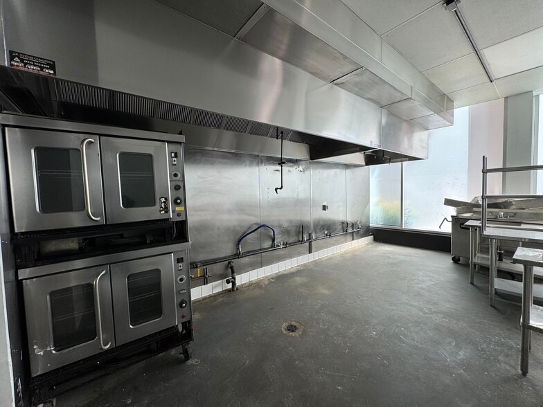 More Photos Of 1111 Wilshire Blvd, Los Angeles Apartments For Lease