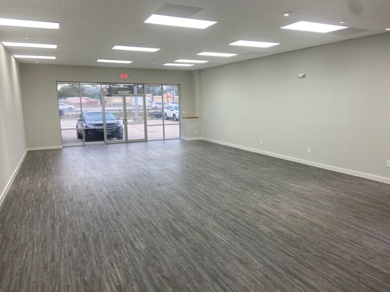 More Photos Of 26311 Interstate 45, The Woodlands Storefront For Lease