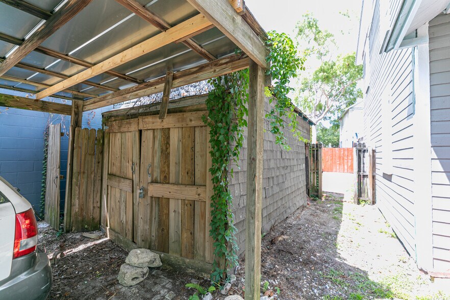 More Photos Of 40 Abbott St, Saint Augustine Flex For Sale