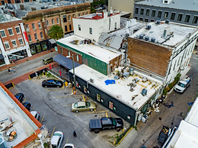 More Photos Of 111 W Congress St, Savannah Storefront Retail Office For Sale
