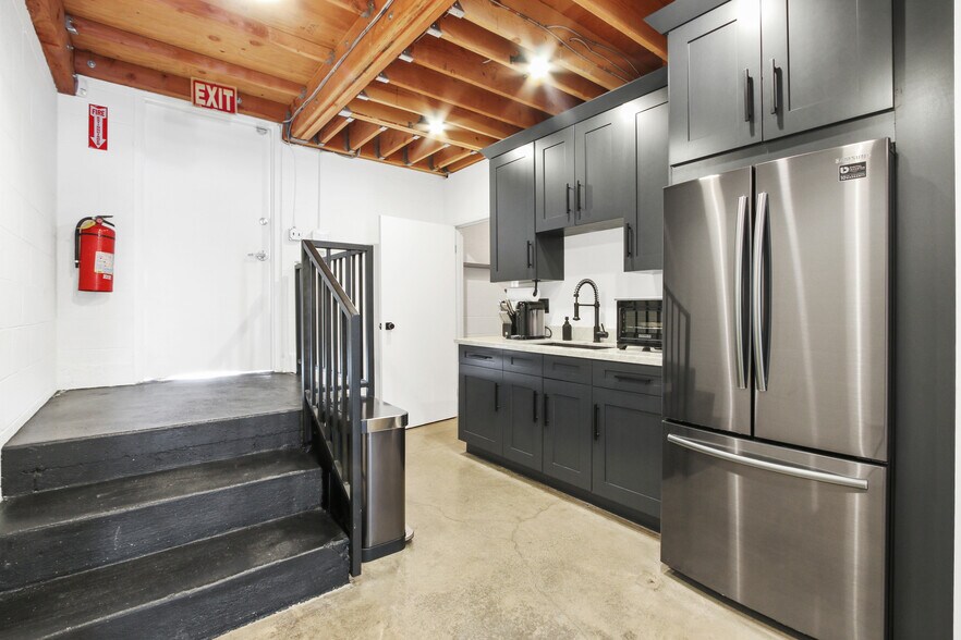 More Photos Of 1638 Colorado Blvd, Los Angeles Loft Creative Space For Sale