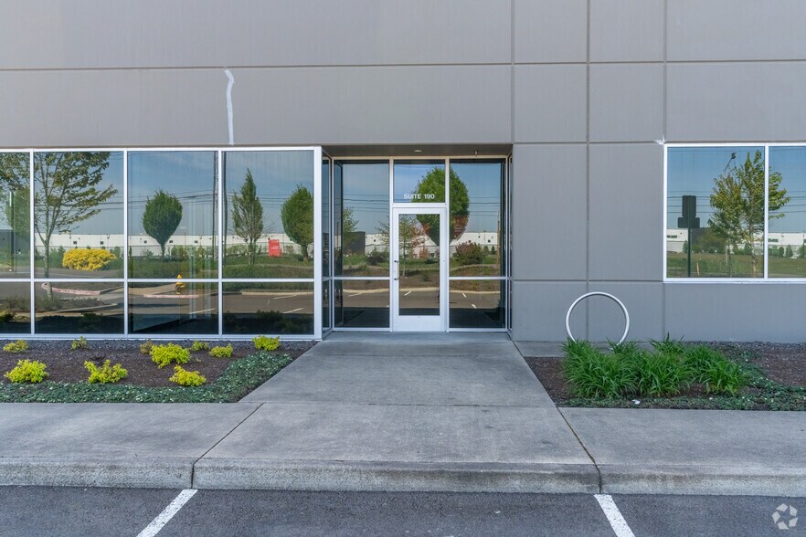 More Photos Of 3315 Aumsville Hwy SE, Salem Warehouse For Lease