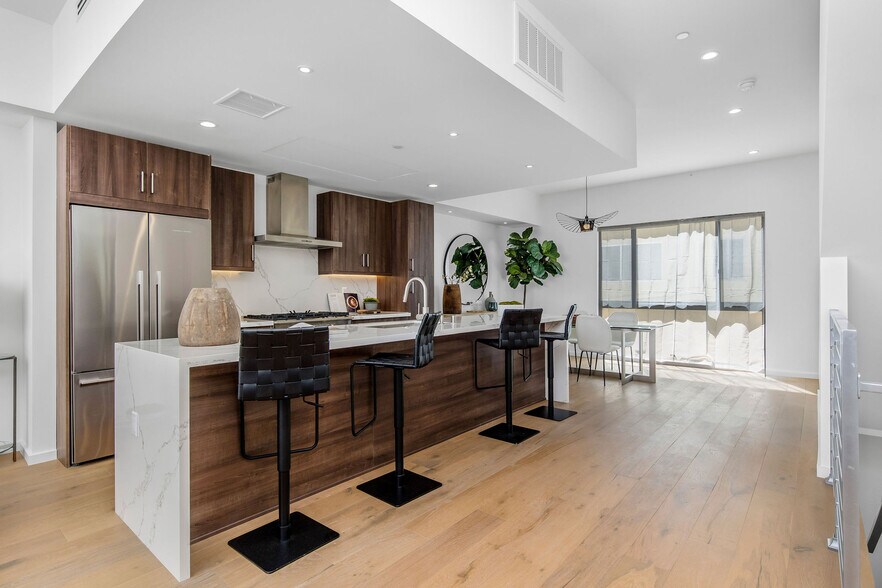 More Photos Of 12610 Venice Blvd, Los Angeles Apartments For Sale