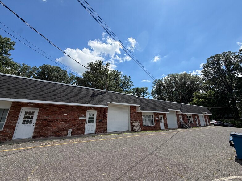 More Photos Of 521 Irish Hill Rd, Runnemede Light Distribution For Sale