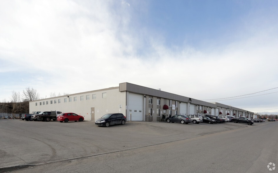 More Photos Of 915-935 48 Ave SE, Calgary Warehouse For Sale