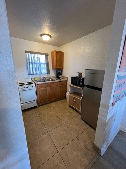 More Photos Of 14711 Gulf Blvd, Madeira Beach Hotel For Sale
