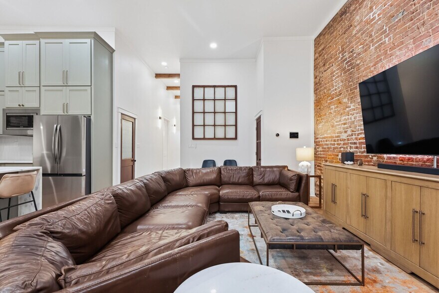 More Photos Of 103 W Duval St, Troup Freestanding For Sale