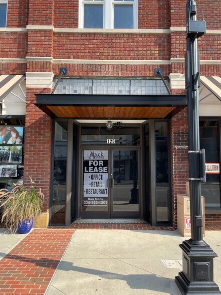 More Photos Of 121-129 N Main St, Mooresville Storefront Retail Office For Lease