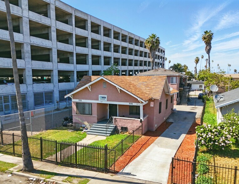 Primary Photo Of 925 W 84th St, Los Angeles Apartments For Sale