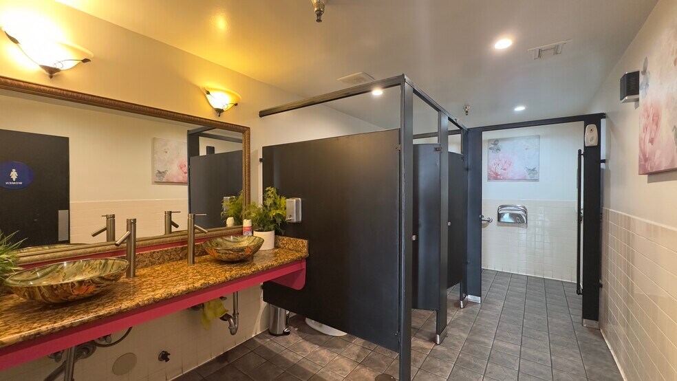 More Photos Of 1465 Webster St, Alameda Restaurant For Sale