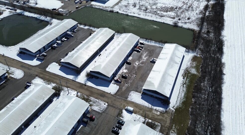 More Photos Of 1313 S Schoolhouse Rd, New Lenox Warehouse For Lease