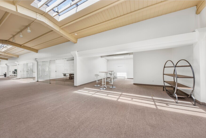 More Photos Of 580 College Ave, Palo Alto Office For Sale