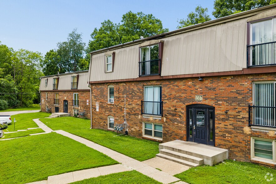More Photos Of 1328-1344 Devonport Dr, Lexington Apartments For Sale