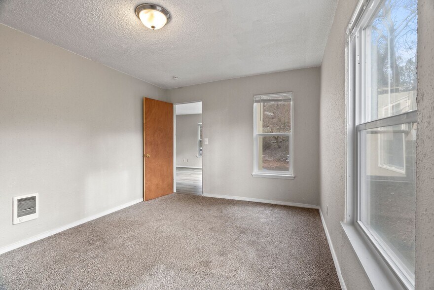 More Photos Of 901 S Lincoln St, Spokane Multifamily For Sale