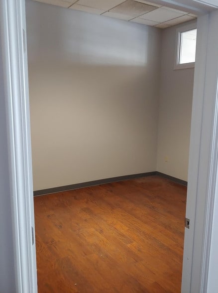 More Photos Of 918 Baltimore Ave, Kansas City Lodge Meeting Hall For Sale