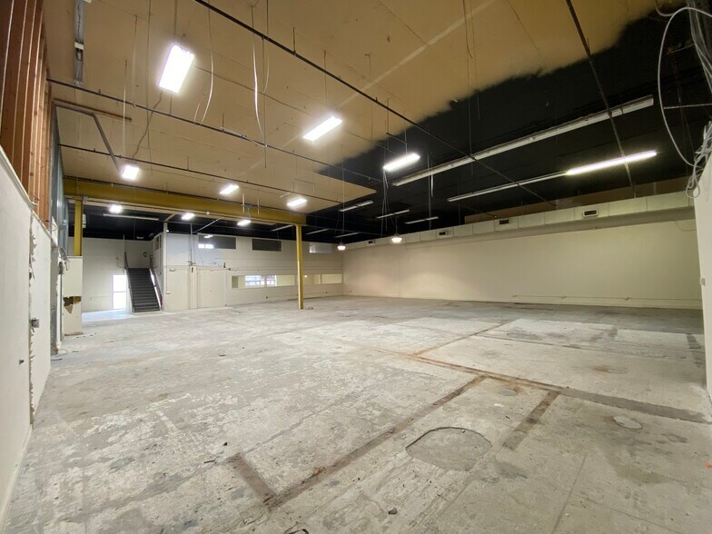 More Photos Of 1595 Reed Rd, Pennington Light Distribution For Lease