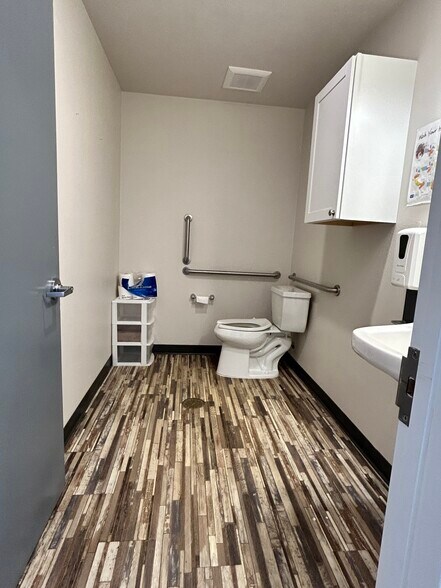 More Photos Of 1065 Tefft St, Corvallis Office For Lease