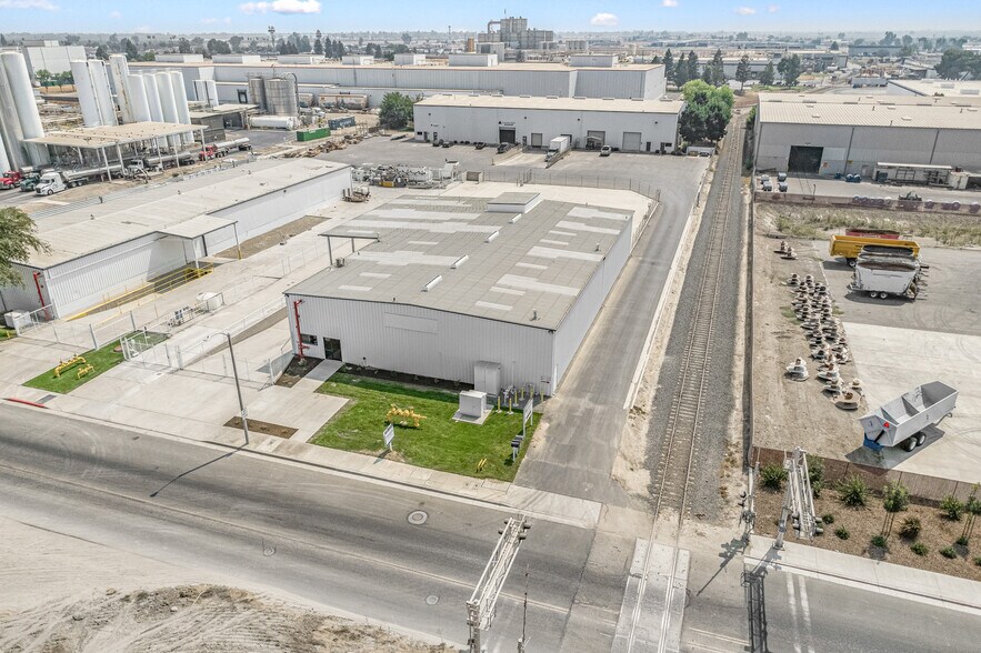 More Photos Of 861 E Levin Ave, Tulare Warehouse For Lease