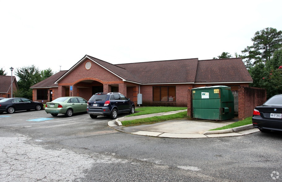 More Photos Of 216-220 Willis Dr, Stockbridge Medical For Sale