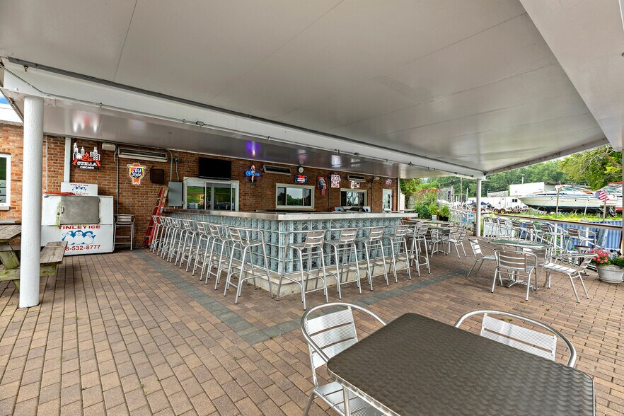 More Photos Of 14042 S Croissant Dr, Burnham Marina For Sale