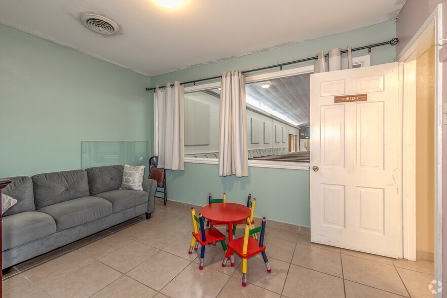 More Photos Of 2915 Broadway Blvd, Garland Religious Facility For Sale