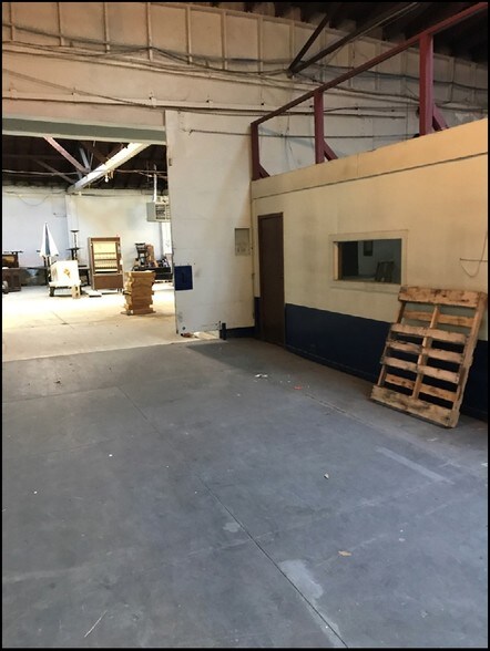 More Photos Of 7 W Broadway St, Ardmore Office For Sale
