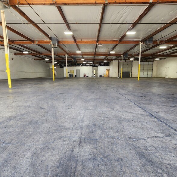 More Photos Of 1233 W Geneva Dr, Tempe Manufacturing For Lease