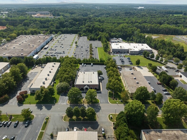More Photos Of 147 Cedar Pointe Dr, Mooresville Research And Development For Lease