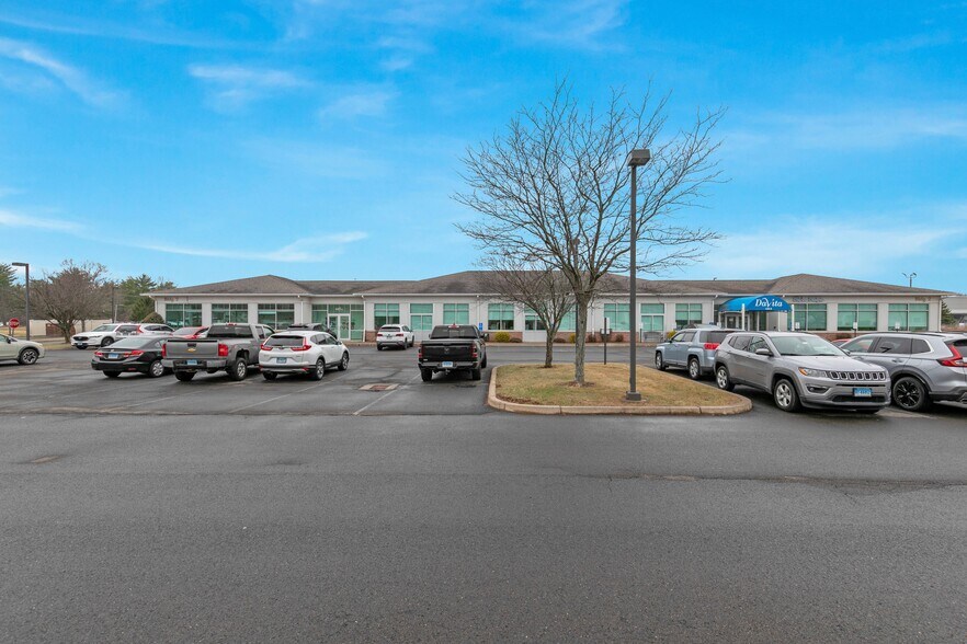 More Photos Of 445-445A Willard Ave, Newington Medical For Lease