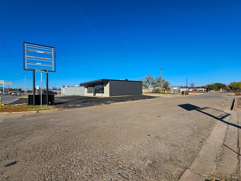 More Photos Of 3350 N 10th St, Abilene Storefront Retail Office For Lease