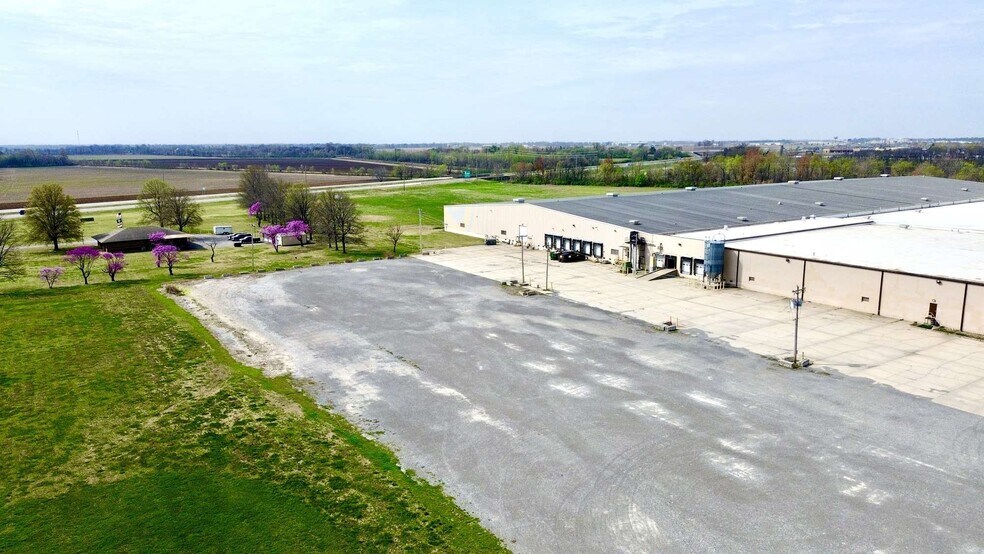 More Photos Of 103 S Acres St, Sikeston Distribution For Lease