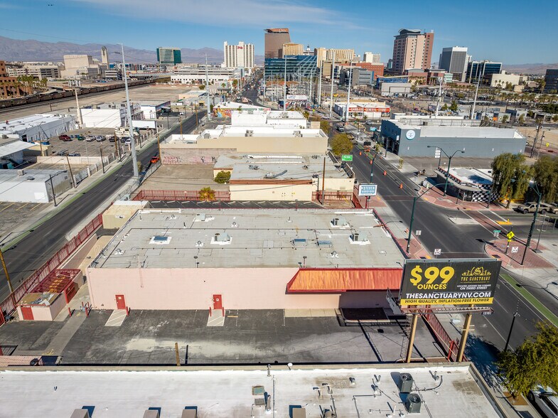 More Photos Of 900 S Main St, Las Vegas Office For Lease