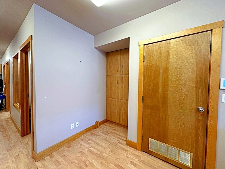 More Photos Of 380 Mackenzie Blvd, Fort McMurray Warehouse For Sale