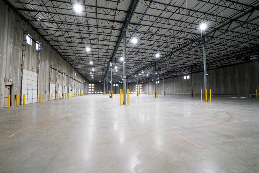 More Photos Of 12280 Oakland Park Boulevard, Highland Park Warehouse For Lease