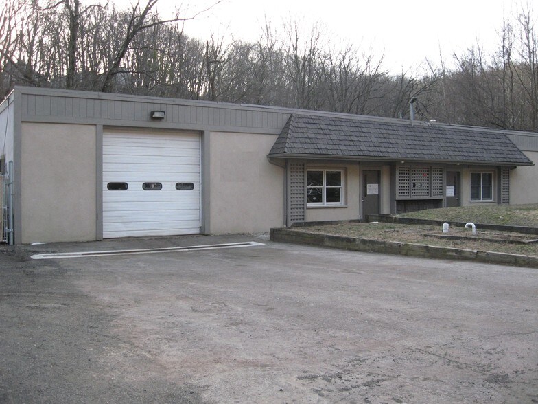 More Photos Of 457 Paterson Hamburg Tpke, West Milford Contractor Storage Yard For Lease
