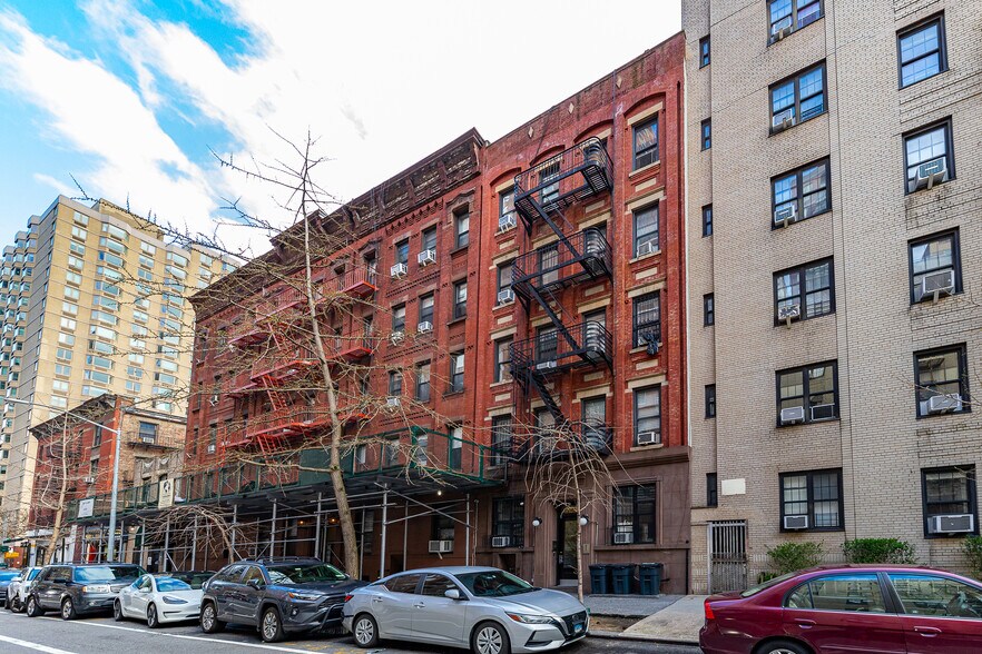 More Photos Of 332 E 71st St, New York Apartments For Sale