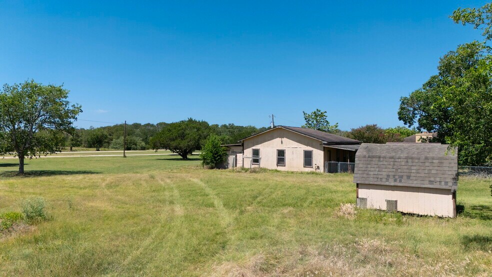 More Photos Of 12409 Lowden Ln, Manchaca Flex For Sale