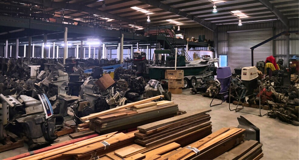 More Photos Of 3401 Oak Forest Dr, Houston Warehouse For Sale